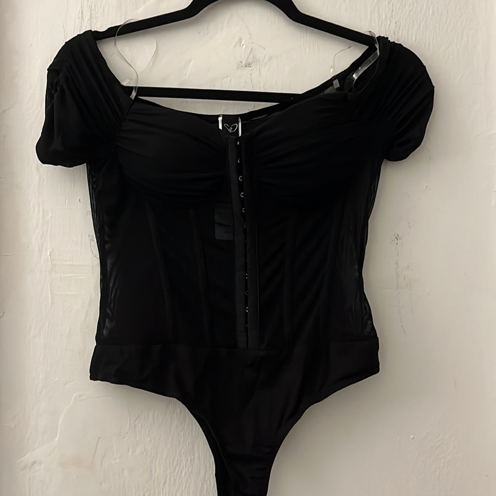 Windsor Sz S Black Onesie NWT